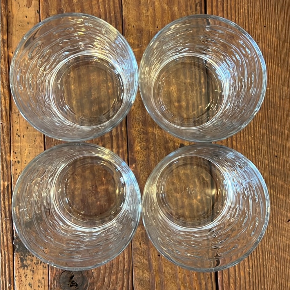 Elegant Clear Glass Tumbler Set (4) - Picture 4 of 6